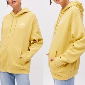 Nike Club Fleece Pullover Hoodie Buff Gold Size Large Athletic Gym Athleisure